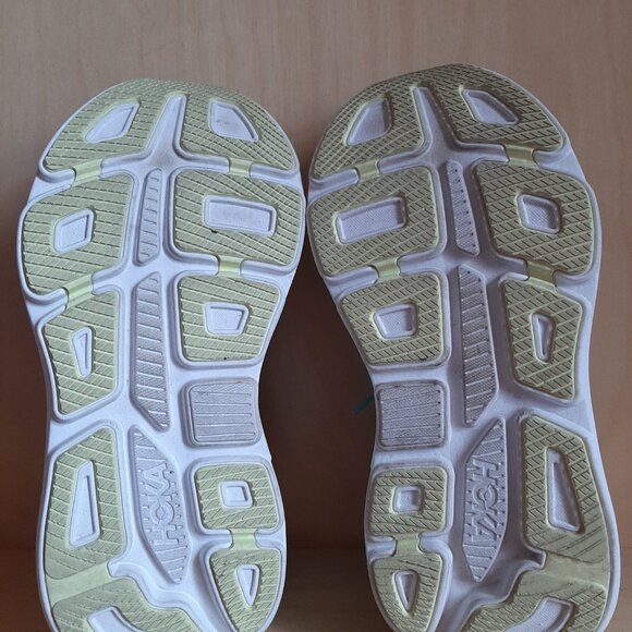Sold Elsewhere: Womens Hoka Bondi 9 size 7.5 wide - Picture 6 of 8